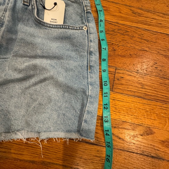 Denim Blue “Mom Shorts” size 29, button fly,relaxed fit, fun& flattering.zoom in - Picture 4 of 12